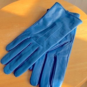 Leather gloves. Small. Lightweight cornflower blue NWOT classic Winter
